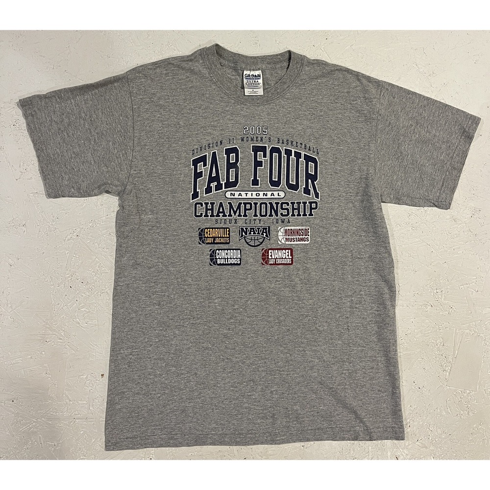Vintage Division 2 Womens M Basketball Fab Four National Championship Shirt 2005